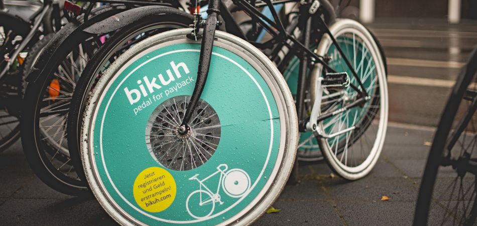 bikuh: Werbung zwischen den Speichen bringt Kilometergeld. bikuh: Werbung zwischen den Speichen bringt Kilometergeld.