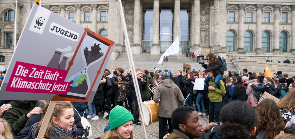 Bereiten die Schulen in Deutschland ihre Schüler auf den Umgang mit dem Klimawandel vor? Bereiten die Schulen in Deutschland ihre Schüler auf den Umgang mit dem Klimawandel vor?