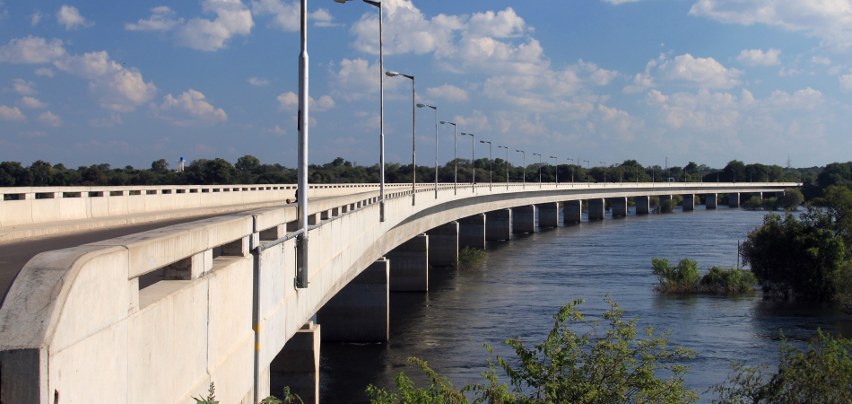 Von Deutschland geförderte Katima-Mulilo-Brücke verbindet Namibia und Sambia. Von Deutschland geförderte Katima-Mulilo-Brücke verbindet Namibia und Sambia.