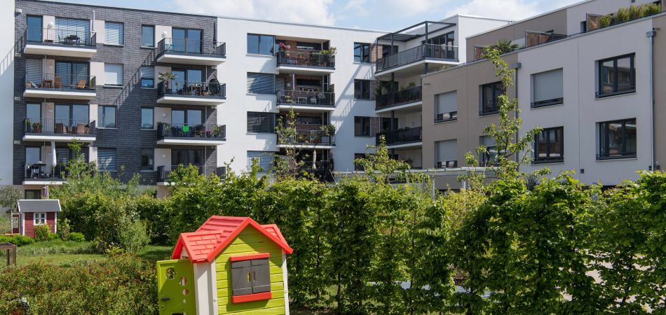 https://www.deutschland.de/sites/default/files/styles/crop_page/public/media/image/germany-housing-living-expensive-cities-flats.jpg?itok=Ccc9D21d