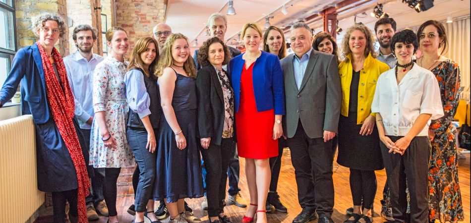 ConAct-Festabend mit Ministerin Giffey und Botschafter Issacharoff ConAct-Festabend mit Ministerin Giffey und Botschafter Issacharoff