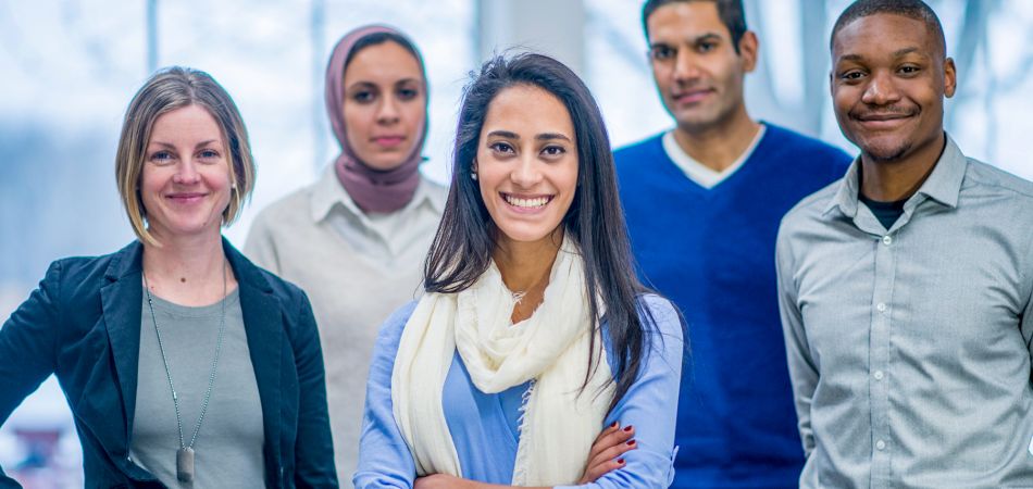 In Deutschland verbietet das Allgemeine Gleichbehandlungsgesetz (AGG) Diskriminierung wegen der Religionszugehörigkeit In Deutschland verbietet das Allgemeine Gleichbehandlungsgesetz (AGG) Diskriminierung wegen der Religionszugehörigkeit