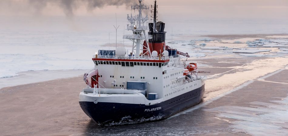 Das deutsche Forschungsschiff Polarstern in der Arktis Das deutsche Forschungsschiff Polarstern in der Arktis