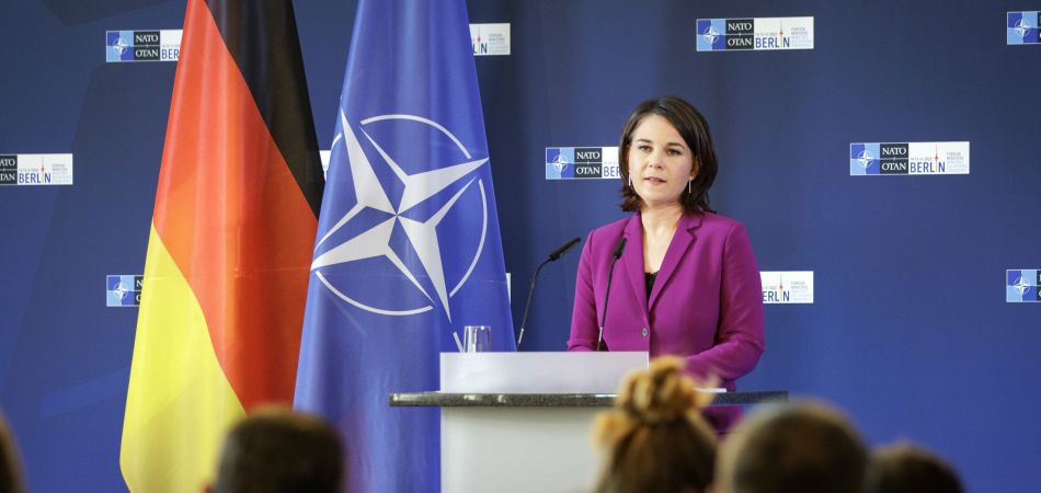 Baerbock sucht Dialog mit Moskau Baerbock sucht Dialog mit Moskau