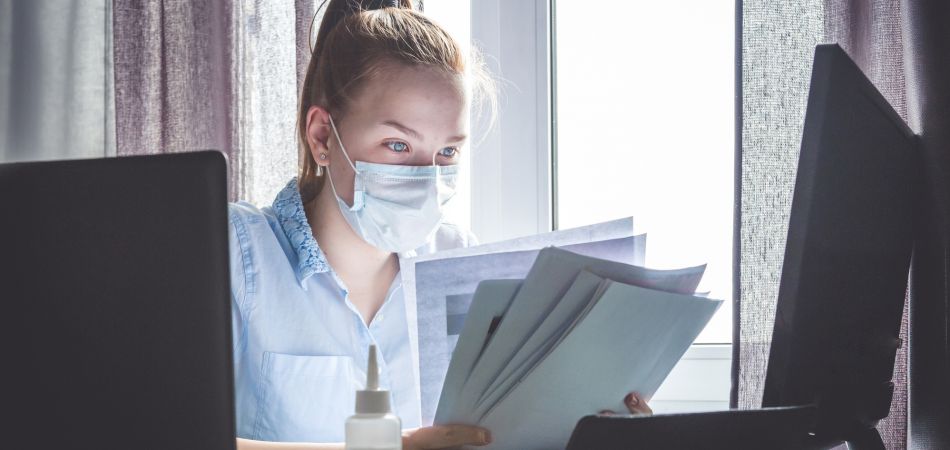 يتوجب على الطلبة مراعاة أوضاعهم المالية يتوجب على الطلبة مراعاة أوضاعهم المالية
