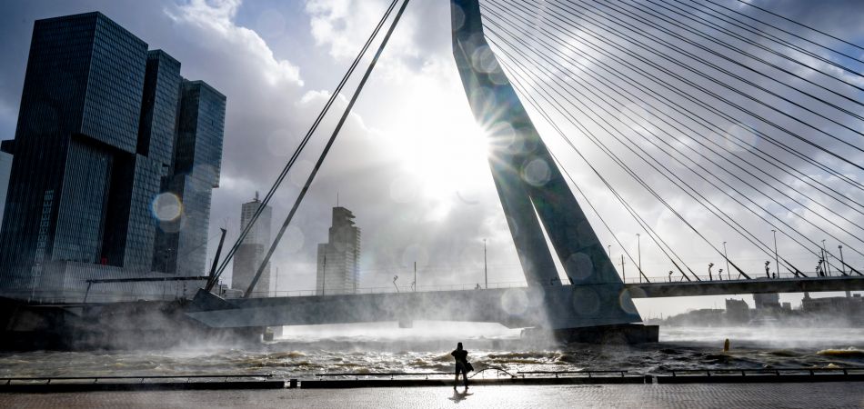 Rotterdam est considérée comme un modèle mondial en matière de protection contre les inondations. Rotterdam est considérée comme un modèle mondial en matière de protection contre les inondations.