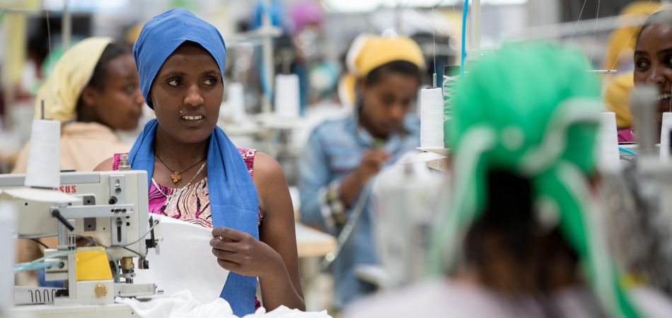 Dobre warunki pracy: nowoczesna fabryka włókiennicza w Addis Abebie Dobre warunki pracy: nowoczesna fabryka włókiennicza w Addis Abebie