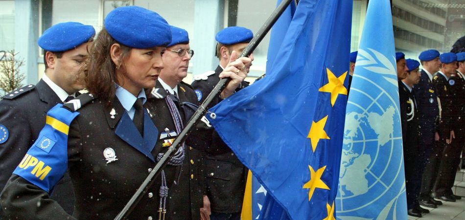 In mehr als 30 friedenserhaltenden Operationen haben die Vereinten Nationen und die Europäische Union bisher zusammengearbeitet. In mehr als 30 friedenserhaltenden Operationen haben die Vereinten Nationen und die Europäische Union bisher zusammengearbeitet.