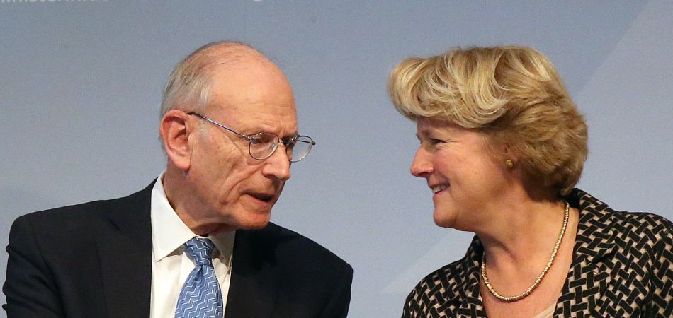 Monika Grütters und Stuart Eizenstat Monika Grütters und Stuart Eizenstat