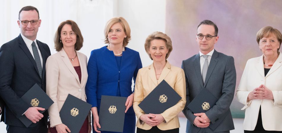 Chancellor Angela Merkel and her cabinet: 7 women, 9 men Chancellor Angela Merkel and her cabinet: 7 women, 9 men