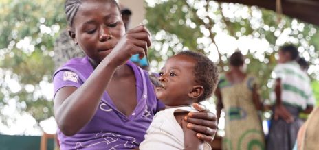 تدعم (اليونيسف) المحتاجين إلى المساعدة، ومن بينهم أمهات الأطفال الصغار في السودان. 