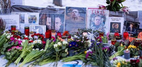 Homenaje a Alexéi Navalni ante la Embajada de Rusia en Berlín (imagen de archivo)