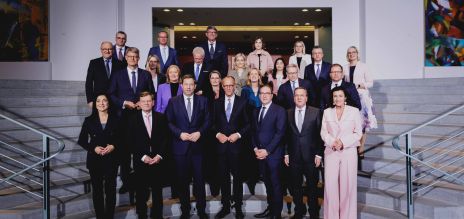 Kabinett beginnt mit der Arbeit    