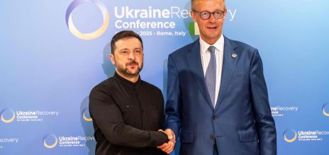 Le président ukrainien Volodymyr Zelensky et le chancelier Friedrich Merz 