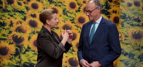 Mette Frederiksen begrüßt Friedrich Merz in Kopenhagen.