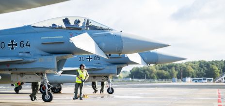 Cazas de la Bundeswehr en un aeródromo.