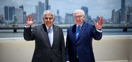 El presidente federal, Frank-Walter Steinmeier (dcha.), y José Raul Mulino Quintero, presidente de Panamá 