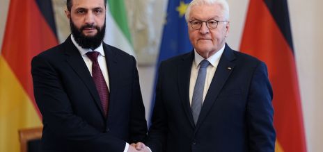 El presidente interino sirio, Ahmed al-Scharaa, de visita en Berlín.