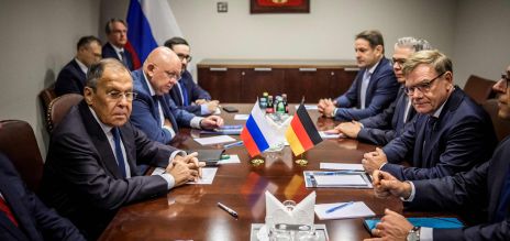 Wadephul and Lavrov meeting on the sidelines of the UN General Assembly. 
