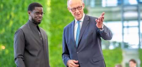 Le président sénégalais Bassirou Diomaye Faye et le chancelier allemand Friedrich Merz, à Berlin