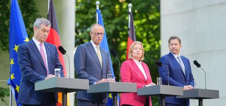 Friedrich Merz, Markus Söder, Bärbel Bas and Lars Klingbeil presented the reform package in the Chancellery’s garden.