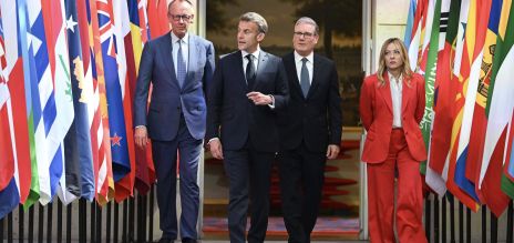  De gauche à droite&nbsp;: Friedrich Merz, Emmanuel Macron, Keir Starmer et Giorgia Meloni à Paris