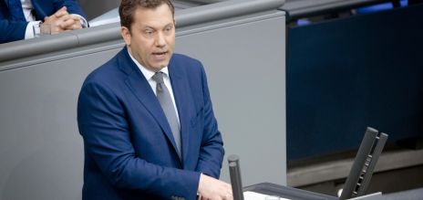 Klingbeil plant hohe Investitionen in Deutschlands Zukunft  