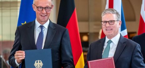 Friedrich Merz (l.) and Keir Starmer 