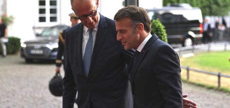 Federal Chancellor Merz (l.) and President Macron oppose phase-out of conventional cars (archive photo).