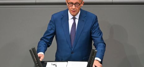 Federal Chancellor Friedrich Merz is speaking in the Bundestag.