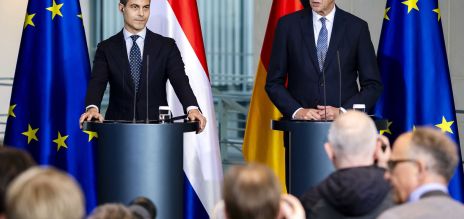 Friedrich Merz (dcha.) y Rob Jetten