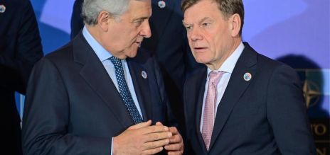 Johann Wadephul (dcha.) y Antonio Tajani (foto de archivo)