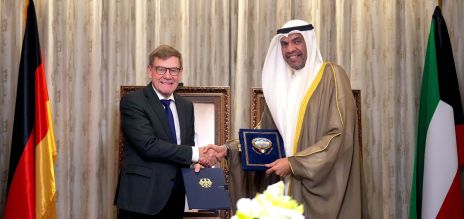 Foreign Minister Johann Wadephul (left) and Abdullah al-Yahya, foreign minister of Kuwait, have signed a Memorandum of Understanding for a strategic dialogue.
