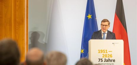 Le ministre allemand des Affaires étrangères Johann Wadephul tient un discours lors de la cérémonie du «&nbsp;75e&nbsp;anniversaire de la reconstitution du ministère des Affaires étrangères&nbsp;»