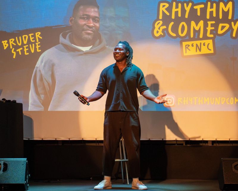 Stève Hiobi erhielt 2023 den Grimme-Online-Award.