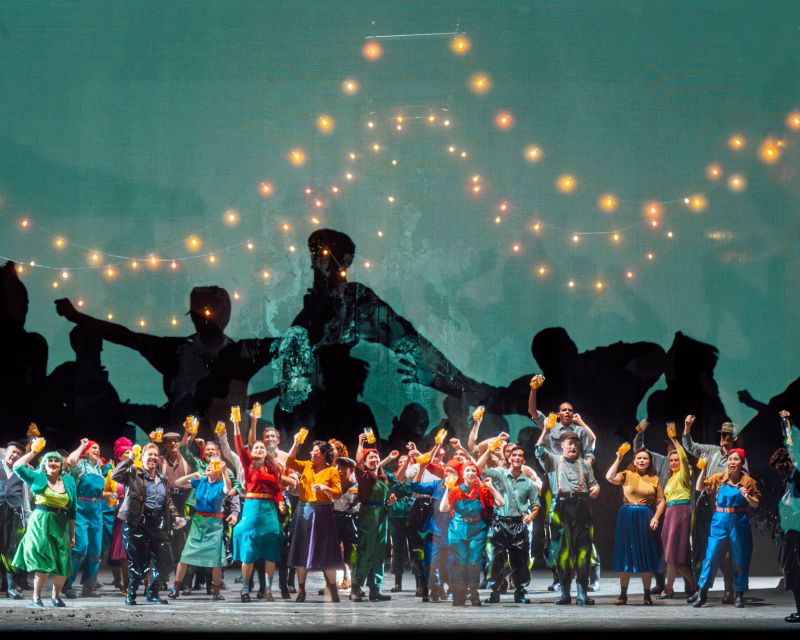 Gemeinsamer Jubel der Dorfgemeinschaft.