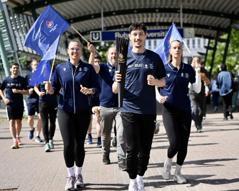 Die Fackel der Spiele kommt nach Bochum. 