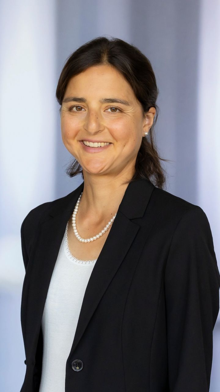 Dr. Samina Sultan