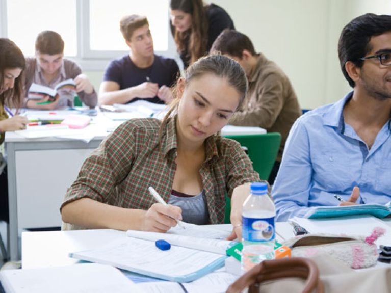 Claudia Wiens - Turkish-German University Claudia Wiens - Turkish-German University