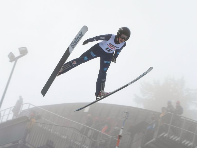 El saltador de esquí Philipp Beckmann durante los entrenamientos y las competiciones