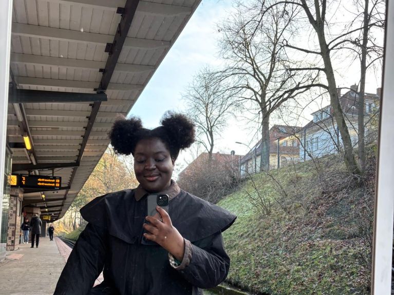 柏林站台上的梅洛迪·布莱辛