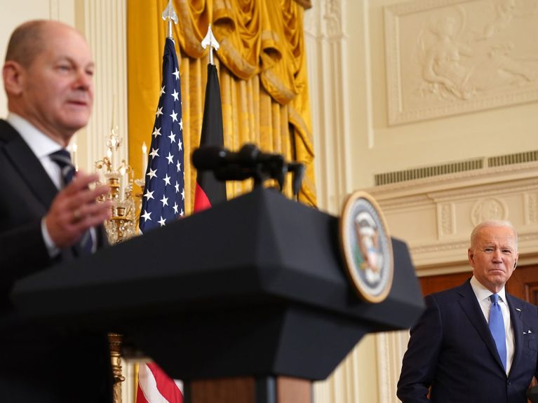 Biden und Scholz üben den Schulterschluss Biden und Scholz üben den Schulterschluss