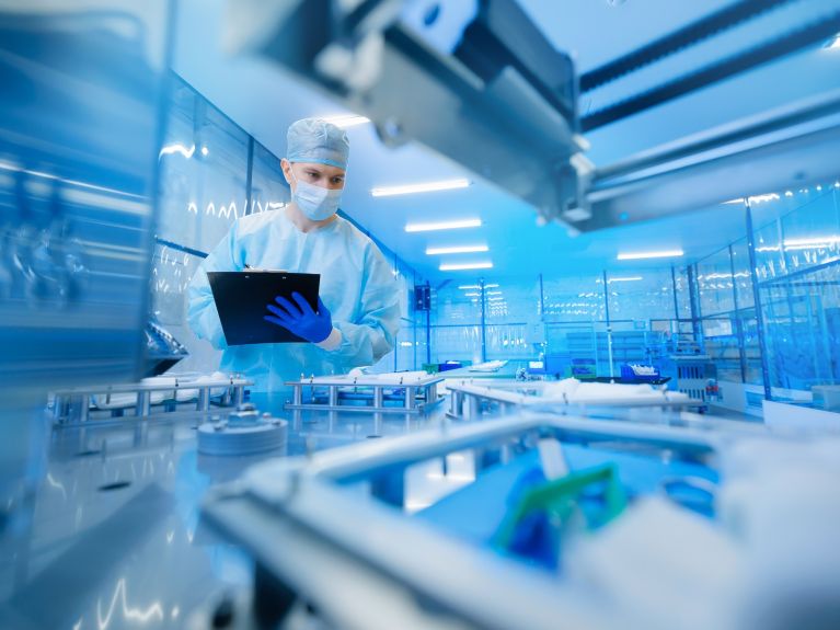     Die deutsche Chemieindustrie ist auch international ein Schwergewicht – europaweit an der Spitze und weltweit auf Rang drei.  