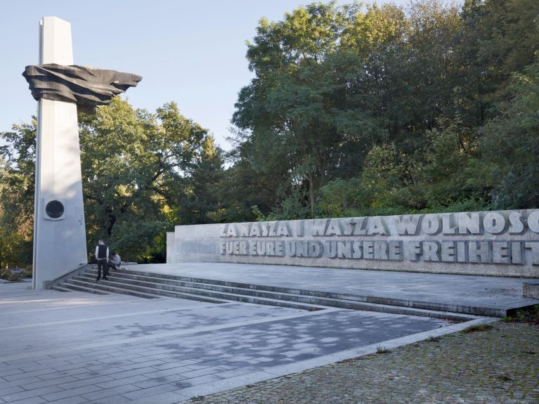 Seit 1972 erinnert ein Denkmal an die polnischen Soldaten.  