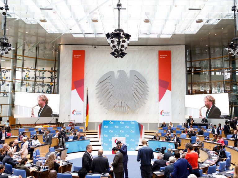 O GMF no antigo Bundestag (Parlamento Alemão) em Bonn (material de arquivo)