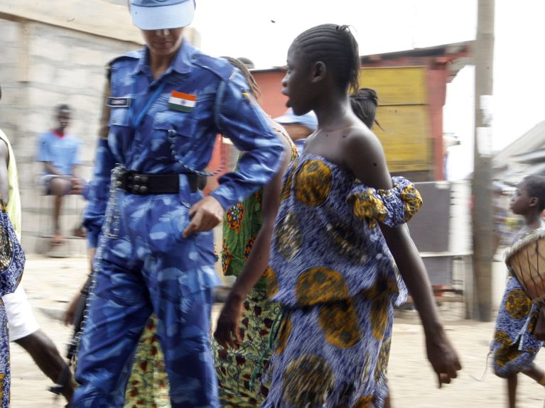 Une Casque bleu indienne lors d’une mission de paix de l’ONU au Liberia en 2007.