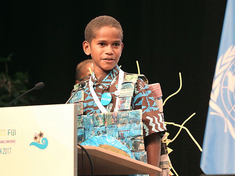 Jahresrückblick 2017: Appell für Klimaschutz: Timoci (12) von den Fidschi-Inseln.