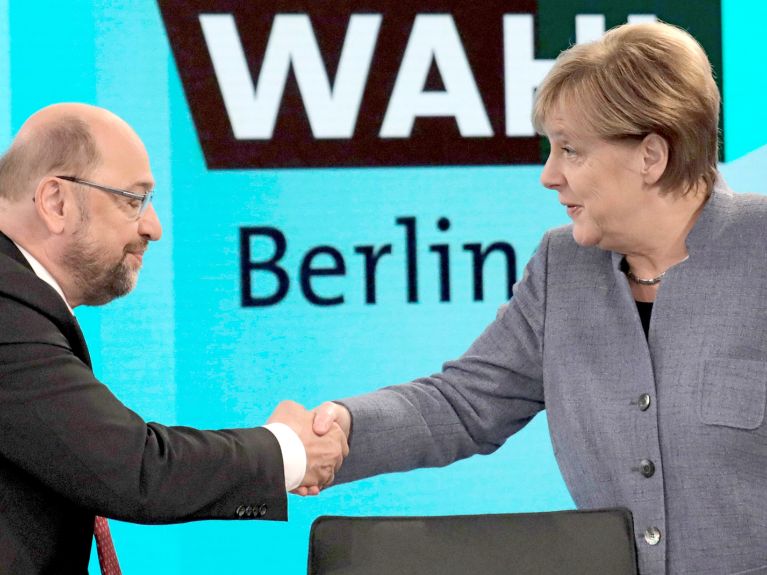总理候选人：Martin Schulz（马丁·舒尔茨）和Angela Merkel（安格拉·默克尔）。