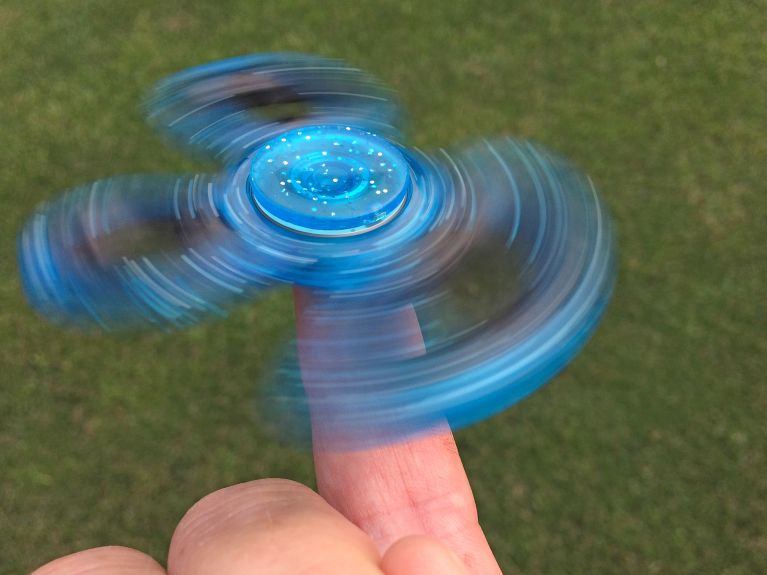 Rétrospective de l'année 2017 : L'Allemagne en est folle: ruée sur les « Fidget Spinner ».