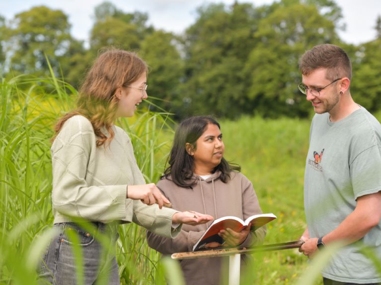 Research close to nature: Students at the University of Hohenheim